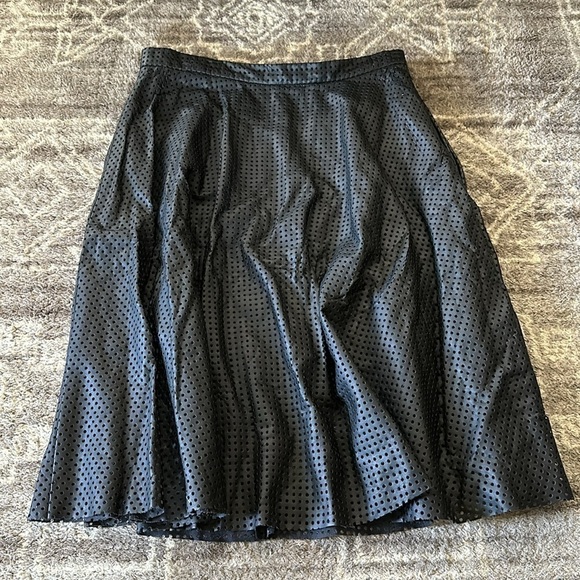 NWT Club Monaco Huette Faux Leather Perforated Midi Skirt Jupe Soot Black - Picture 3 of 10